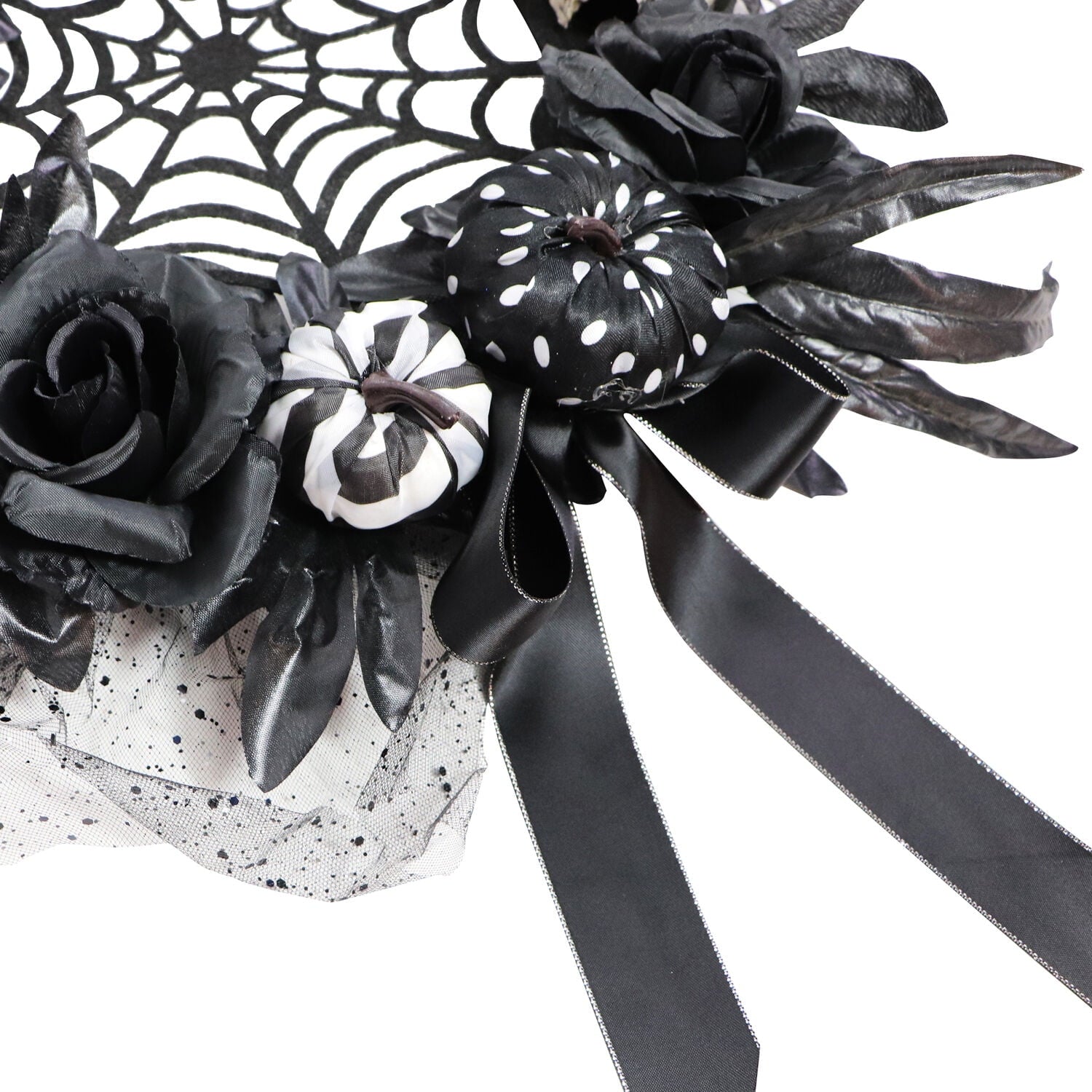 15 in Halloween Black and White Floral Wreath with Pumpkins, Skulls, and Spiderweb for Haunted House Hanging Decoration, HHSPD-2WRTH